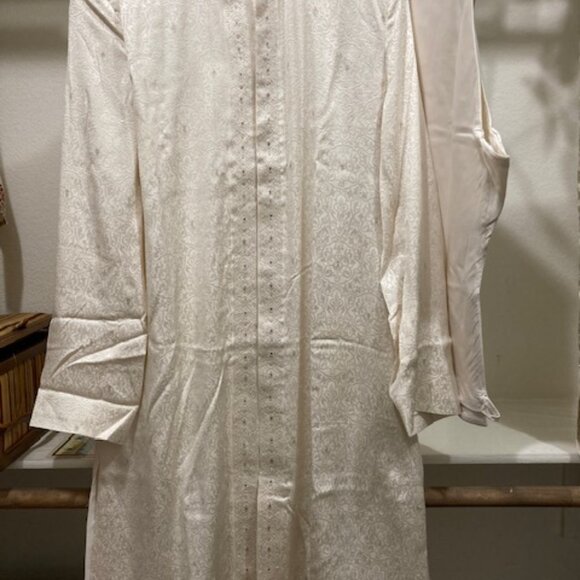 Cream colored Khameez, churidar and dupatta - Picture 2 of 5